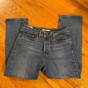 SOLD - Levi’s Wedgie Straight Leg Jeans